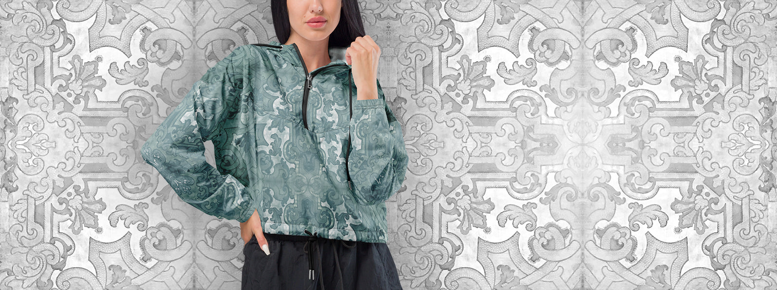 WOMEN'S WINDBREAKER